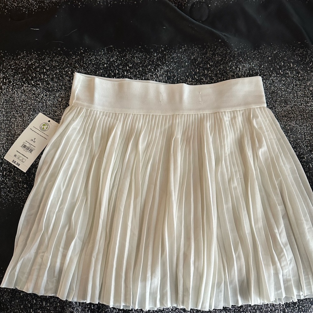 White Pleated Skirt - Picture 2 of 3